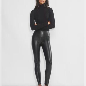 Aritzia Wilfred Free Daria sz Sm Black Vegan Leather Leggings